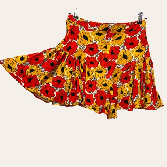 Yves Saint Laurent Poppy Print Crepe Shorts - Picture 4 of 12